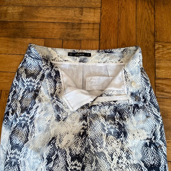 ZARA Basic Snake Print Pants XS High Waist Slim Leg Black White - Picture 7 of 9